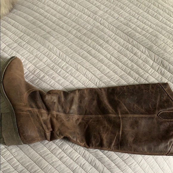 Brown weathered riding boot (7.5) - Picture 2 of 4